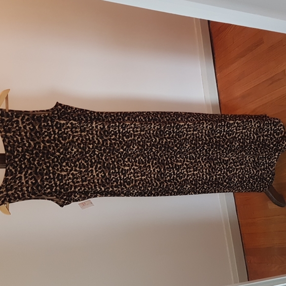 Kate Hill Rayon/Spandex Leopard print Midi Dress - Picture 6 of 7